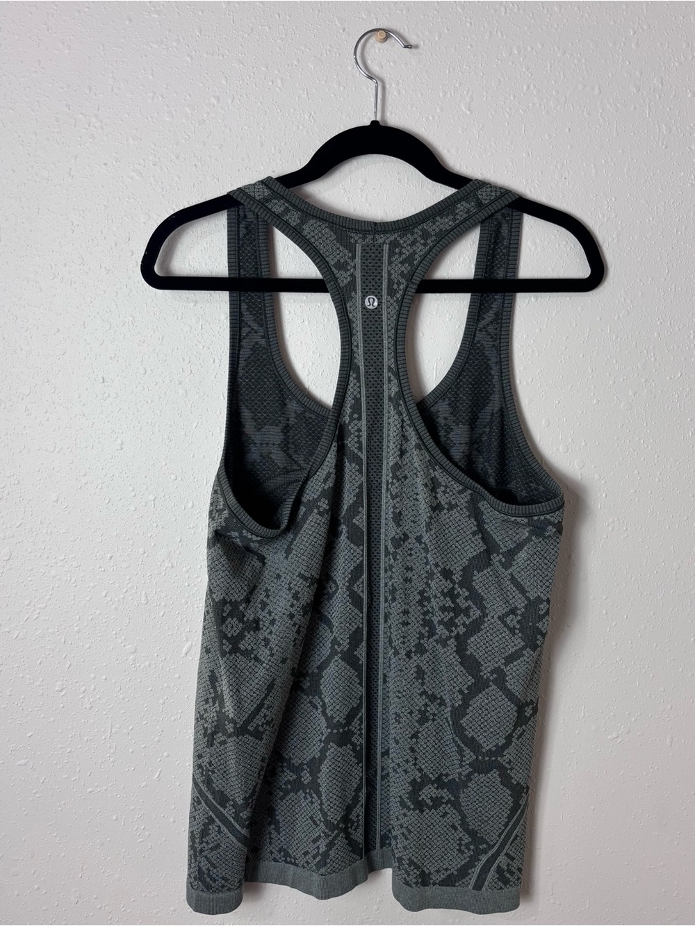 Lululemon Swiftly Tech Racerback Size 12 - Picture 4 of 10